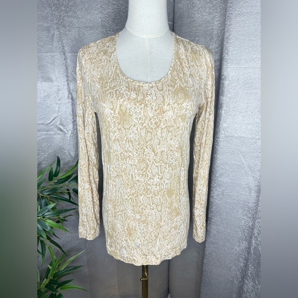 Chico’s Shimmering Snakeskin Print Long Sleeve Tee Women’s Sz 0/S - Picture 1 of 10
